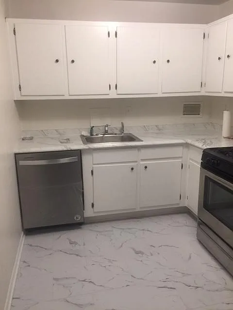 1 bed, 748 sqft, $1,400 — Photo 3