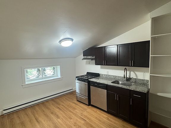 3rd image of 107 W Monument St APT 4C