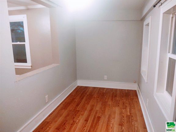 3rd image of 309 2nd Ave NE