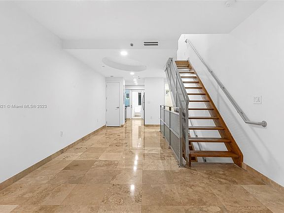 4th image of 206 Washington Ave #12
