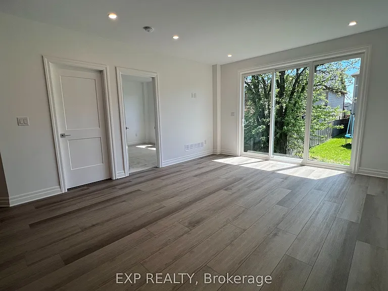 7532 Splendour Dr #MAIN — Photo 5
