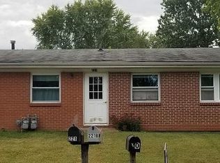 221 Cindy St, Brighton, IL 62012