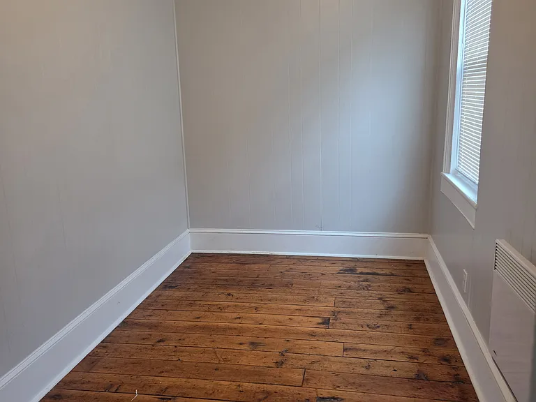 669 Pawling Ave #2 — Photo 9