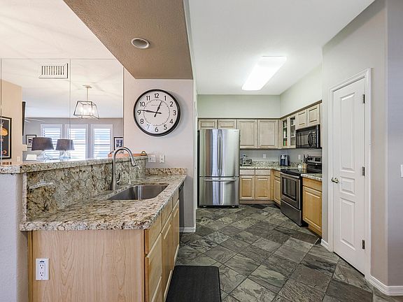 4th image of 15221 N Clubgate Dr Unit 1061