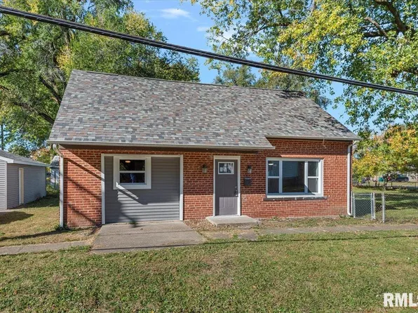 1111 N Albany St, Grandview, IL 62702