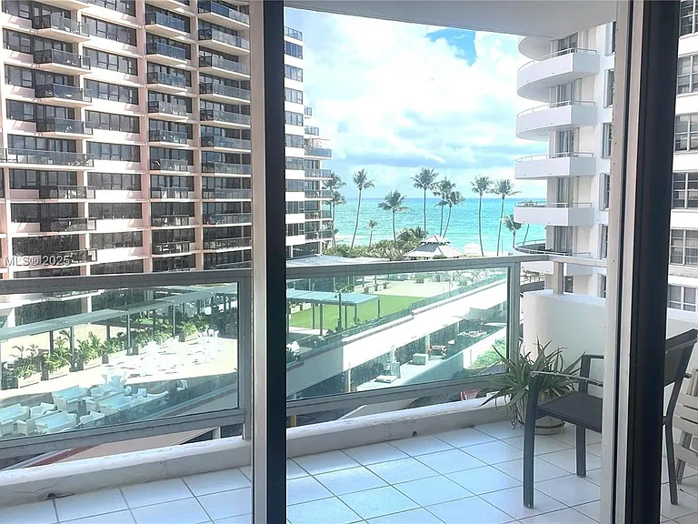 5161 Collins Ave #603 — Photo 4