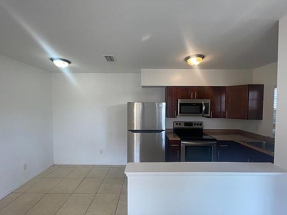 4th image of 2524 W Lemon St APT A