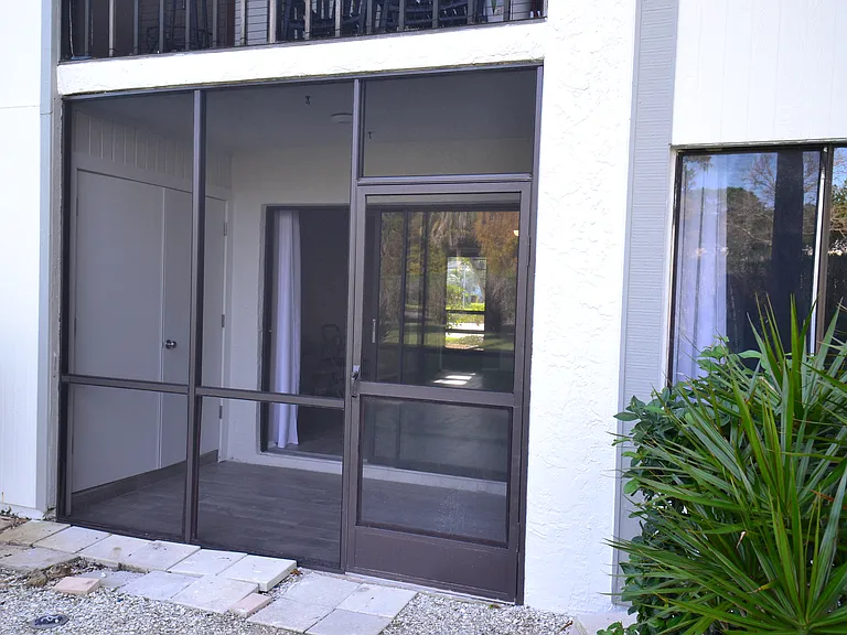 135 W Cypress Ct — Photo 25