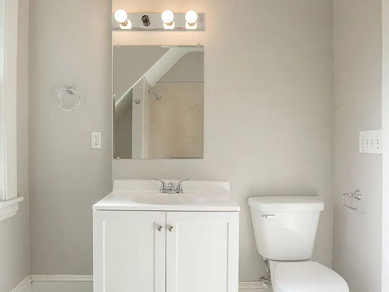 1606 Concordia Ave — Photo 21