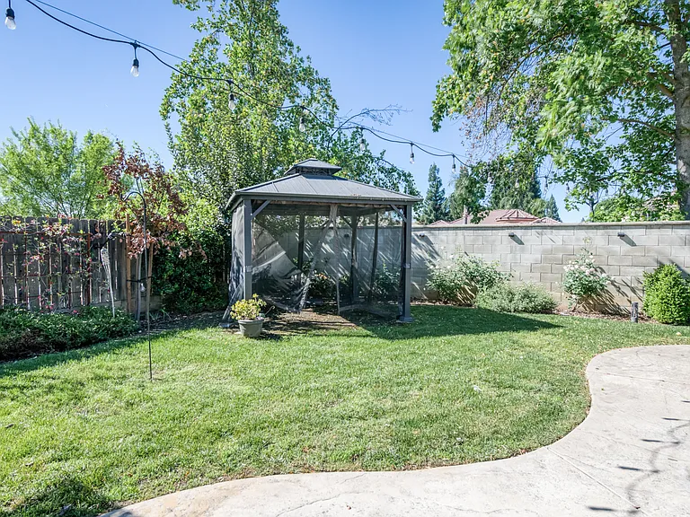 1736 N Holly Ave — Photo 44