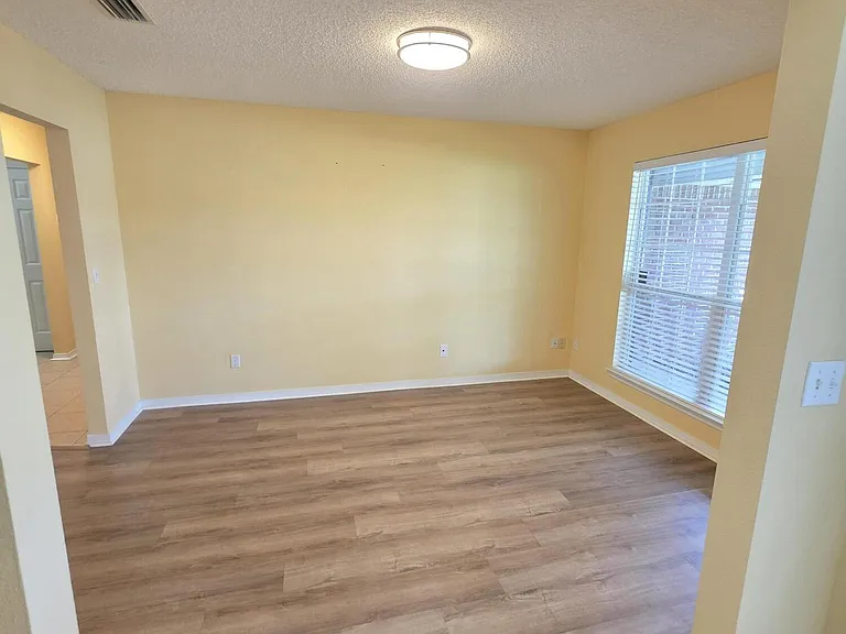 1589 Guardian Ct — Photo 8