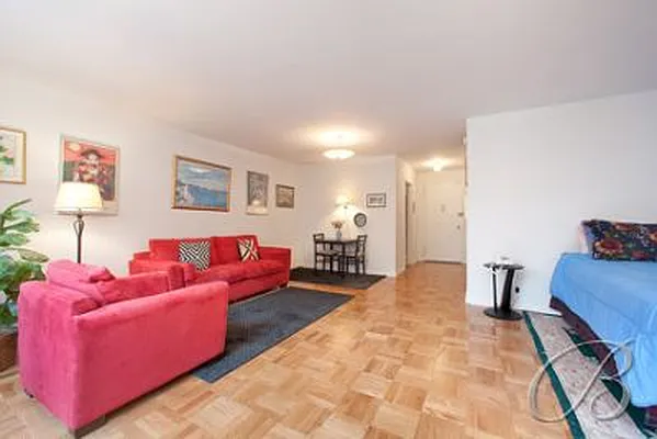 Sold by Bellmarc Realty | media 5