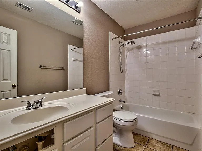 3016 Afton Ridge Dr — Photo 4