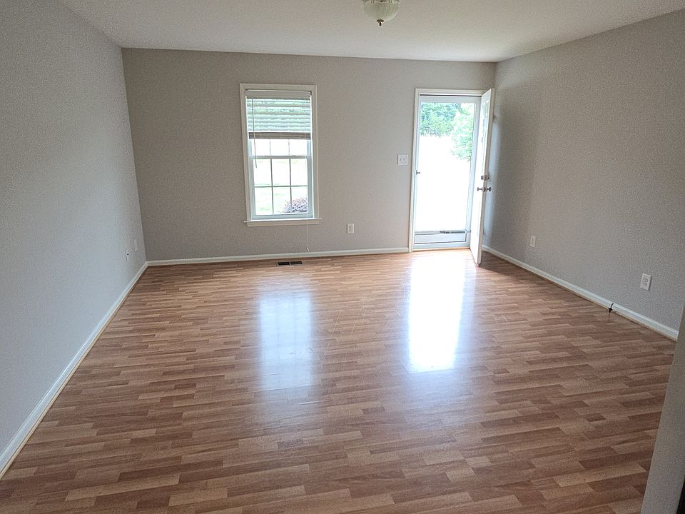 2nd image of 220 Hoilman Ln #A