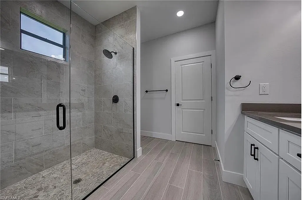 4 bed, 1904 sqft, $3,600 — Photo 2
