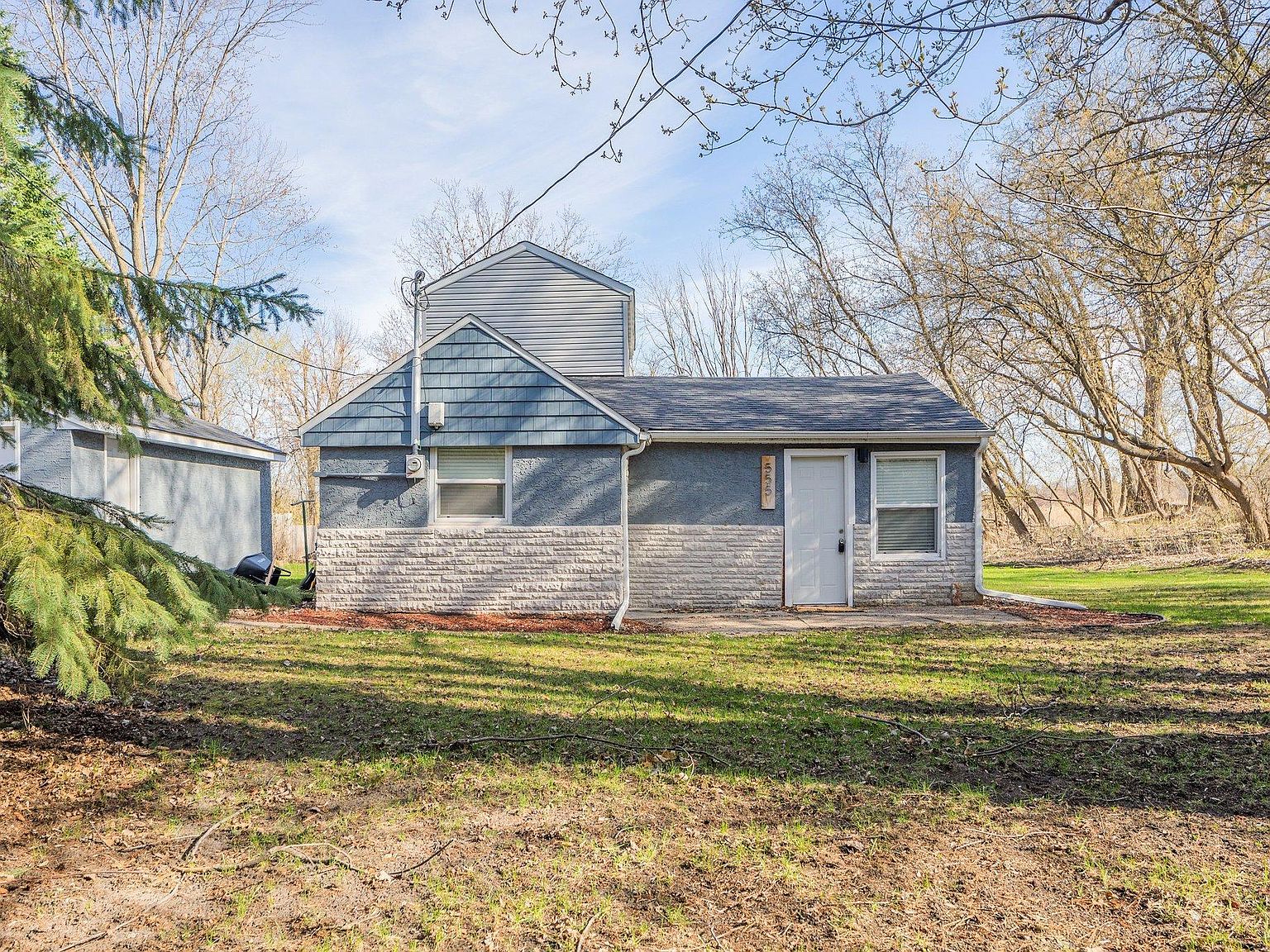 555 Bear Ave N, Vadnais Heights, MN 55127 Zillow