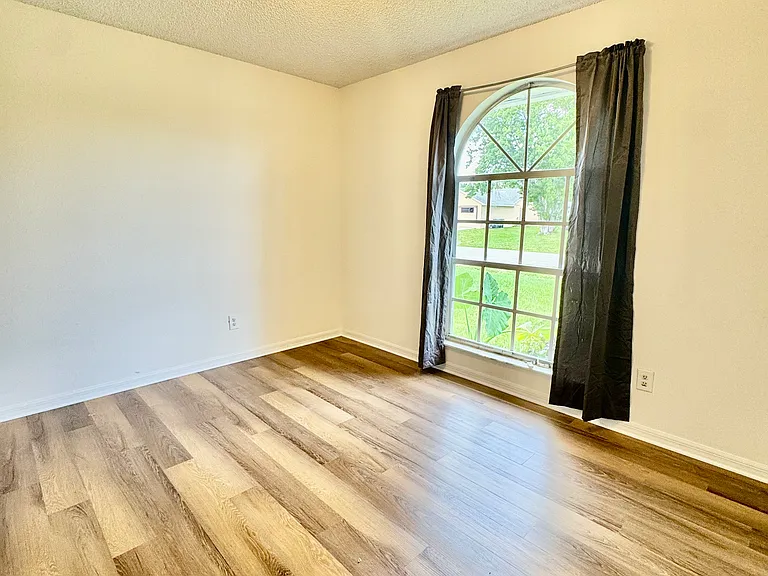 1506 Hardwicke St NW — Photo 15