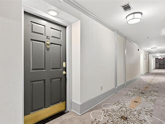 3rd image of 3203 Lenox Rd NE APT 32