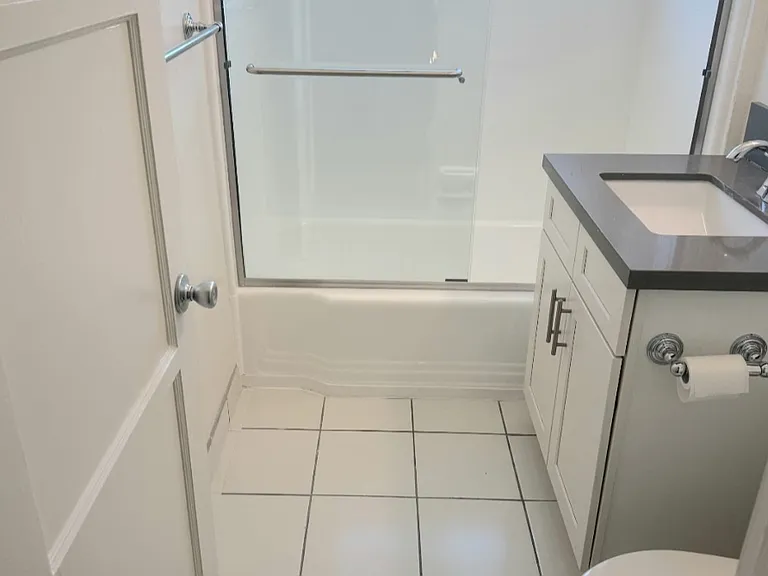 328 N Louise St #106 — Photo 8