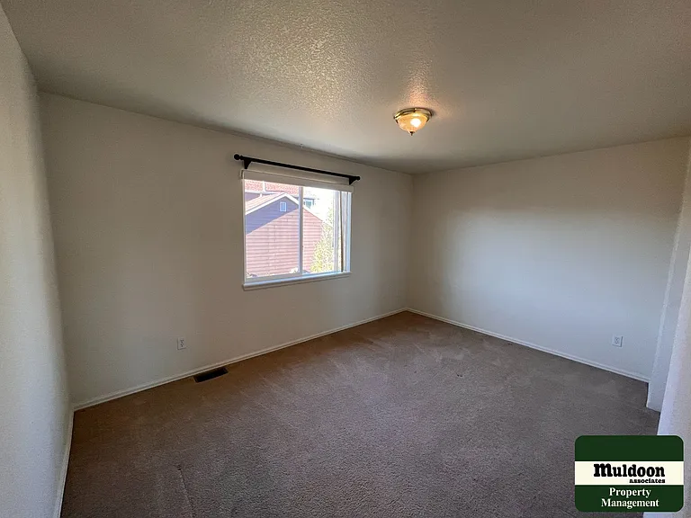 5807 Poudre Way — Photo 3