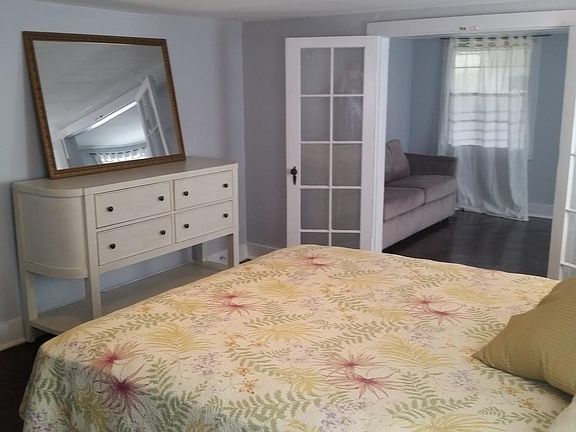 5th image of 1364 Moss St #B