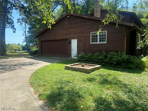 4th image of 2445 S Elyria Rd