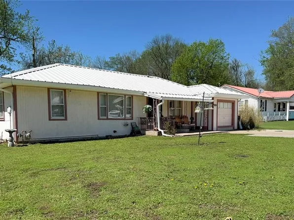 1607 N Washington St, Nevada, MO 64772