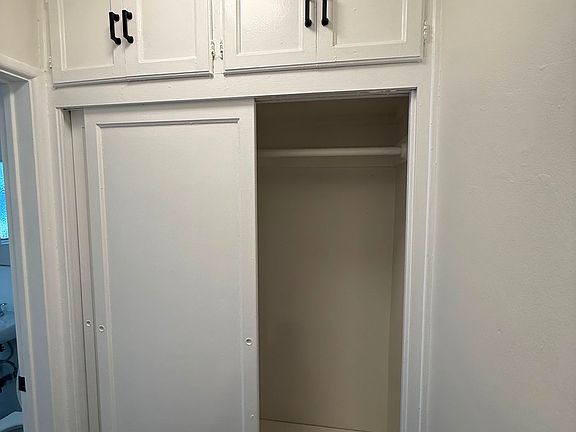 5th image of 656 S Cochran Ave APT 8