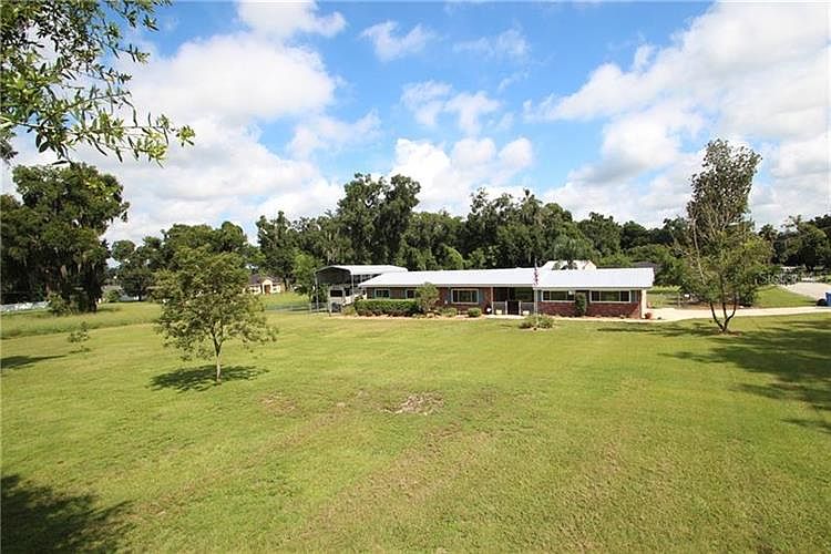 1st image of 4804 Lynn Oaks Cir