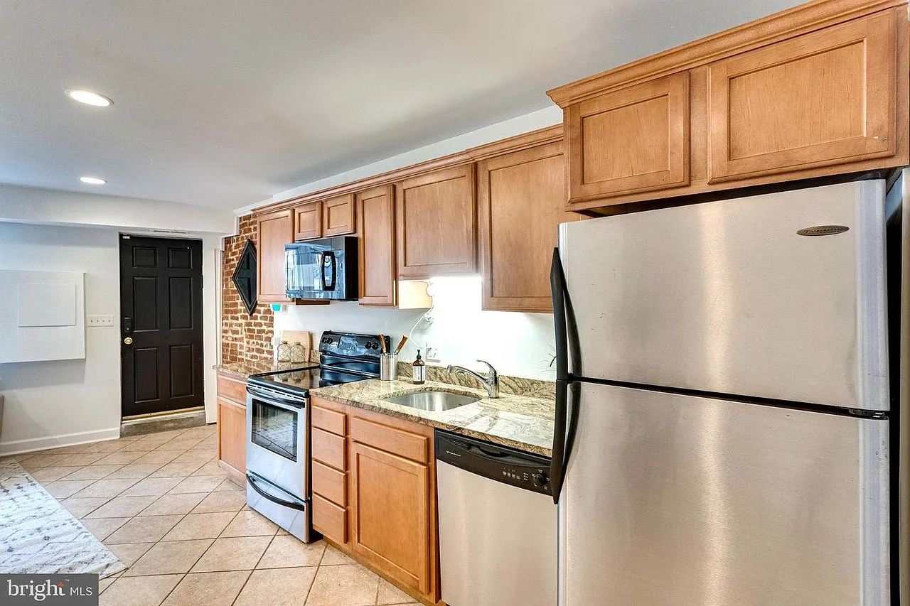 222 Florida Ave NW — Photo 2