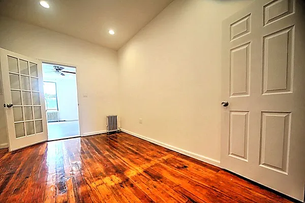 Rented by Metropolitan Realty | media 22