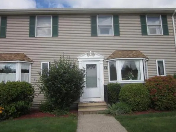 3 Crescent Valley, Granby, MA 01033