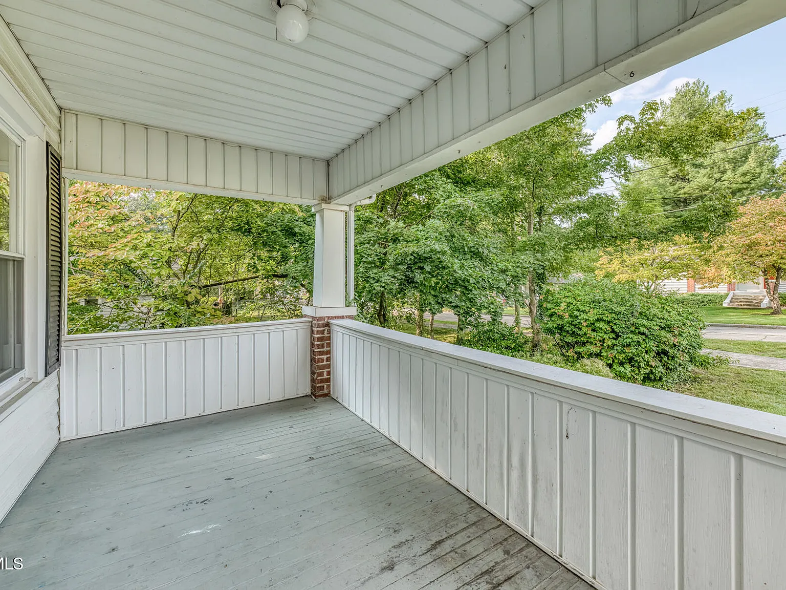 2 bed, 972 sqft, $1,400 — Photo 2