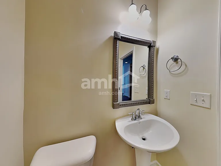 1324 Lombar St — Photo 7
