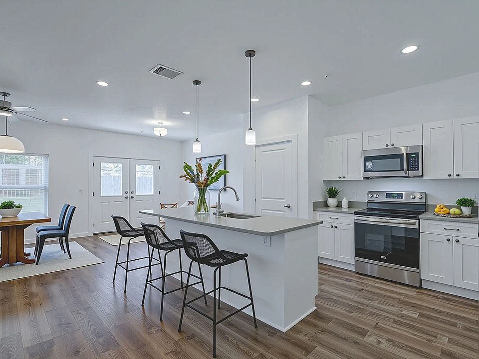 Belcara Luxury Townhomes Kitchen