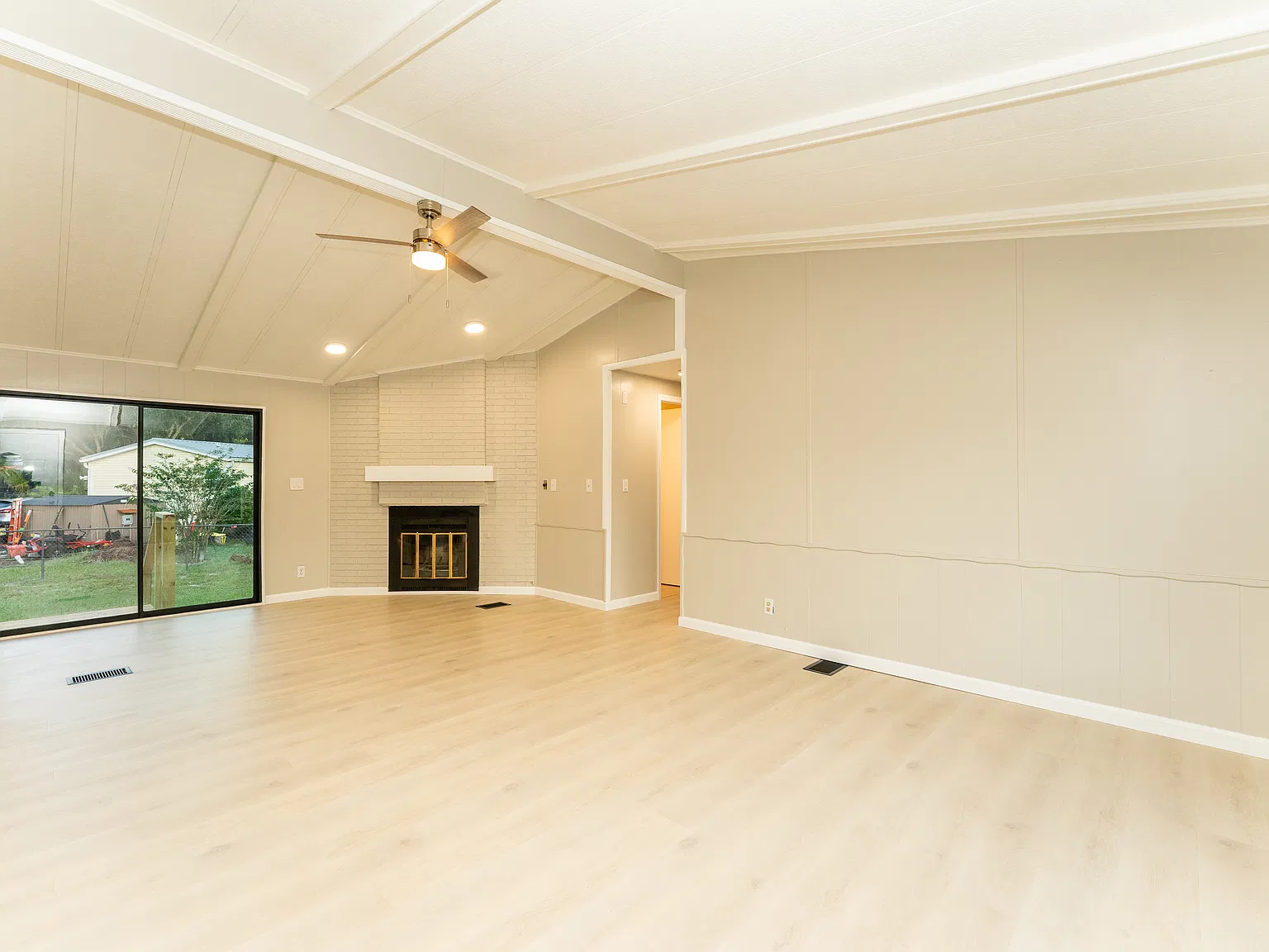 3 bed, 1248 sqft, $1,850 — Photo 3