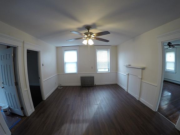 4th image of 661 Providence St Floor 1