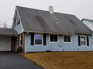 21 Pastoral Ln, Willingboro, NJ 08046