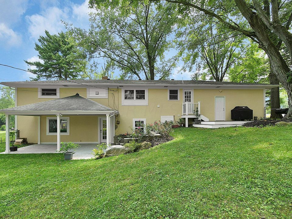 1st image of 260 Kaye Dr