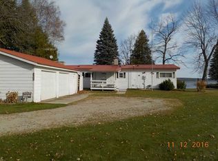 1200 Crist Isle Dr, Cheboygan, MI 49721