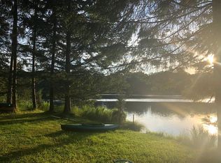 120 Spruce Lake Dr, Milford, PA 18337