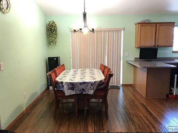 2nd image of 504 N Providence Ln
