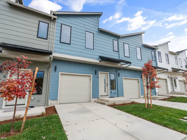 2028 Sunset Dr #4, Medford, OR 97501
