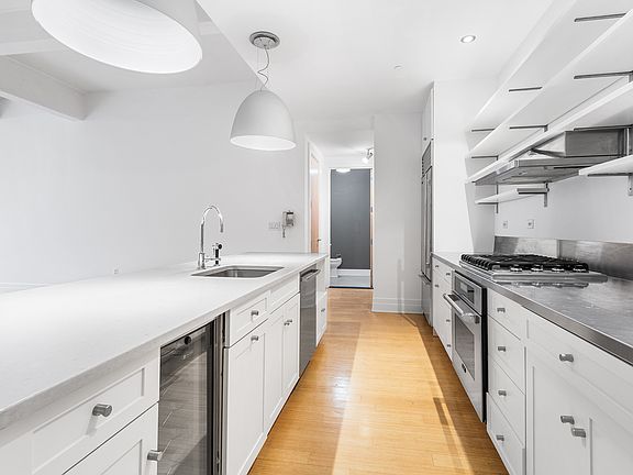5th image of 70 Washington St APT 5A