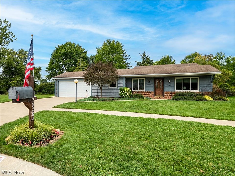 1st image of 20284 Applewood Ln