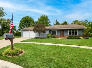 20284 Applewood Ln, Strongsville, OH