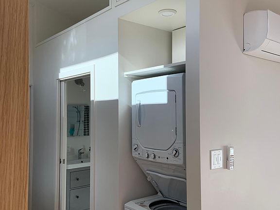 4th image of 886 Montezuma Dr