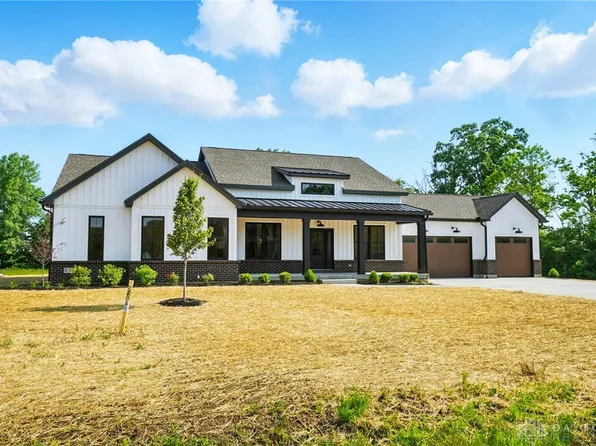 8559 Wandering Brook Way, Waynesville, OH 45068