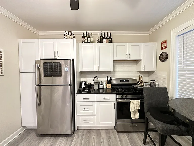 839 W Cornelia Ave #S2 — Photo 5