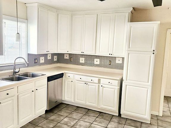 5th image of 44 Grove St #46